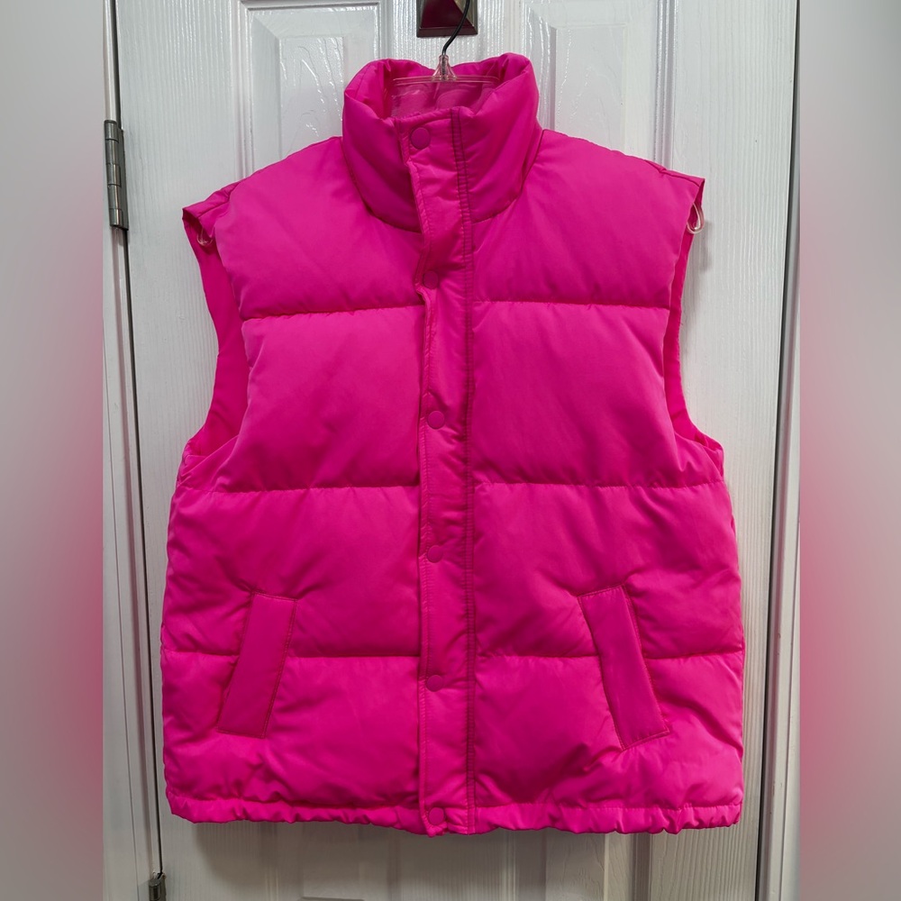 Wondershop at Target Women’s Pink Puffer Jacket, Sleeveless, Pockets, Size Small